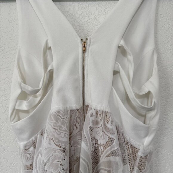 Charlotte Russe Gorgeous White Mini Dress with lace accents Womens Size Large - Picture 4 of 8
